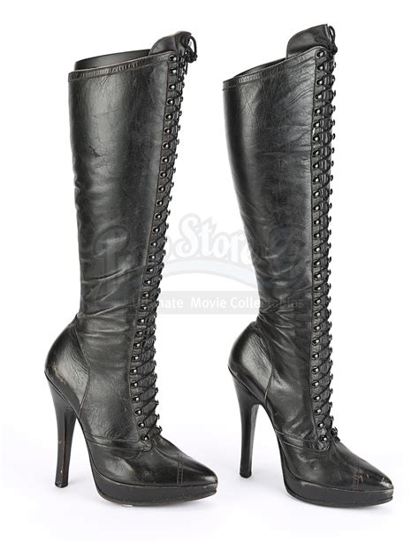 michelle pfeiffer catwoman boots